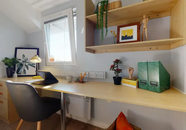 Gold En Suite Plus room image 2