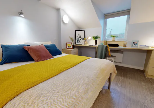 Gold En Suite room image 2