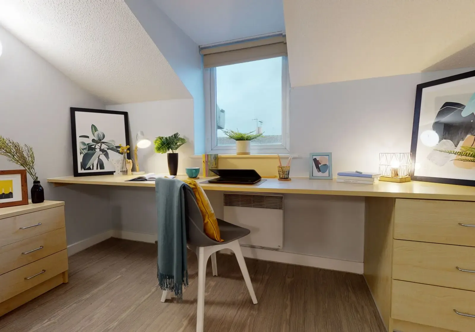 Gold En Suite