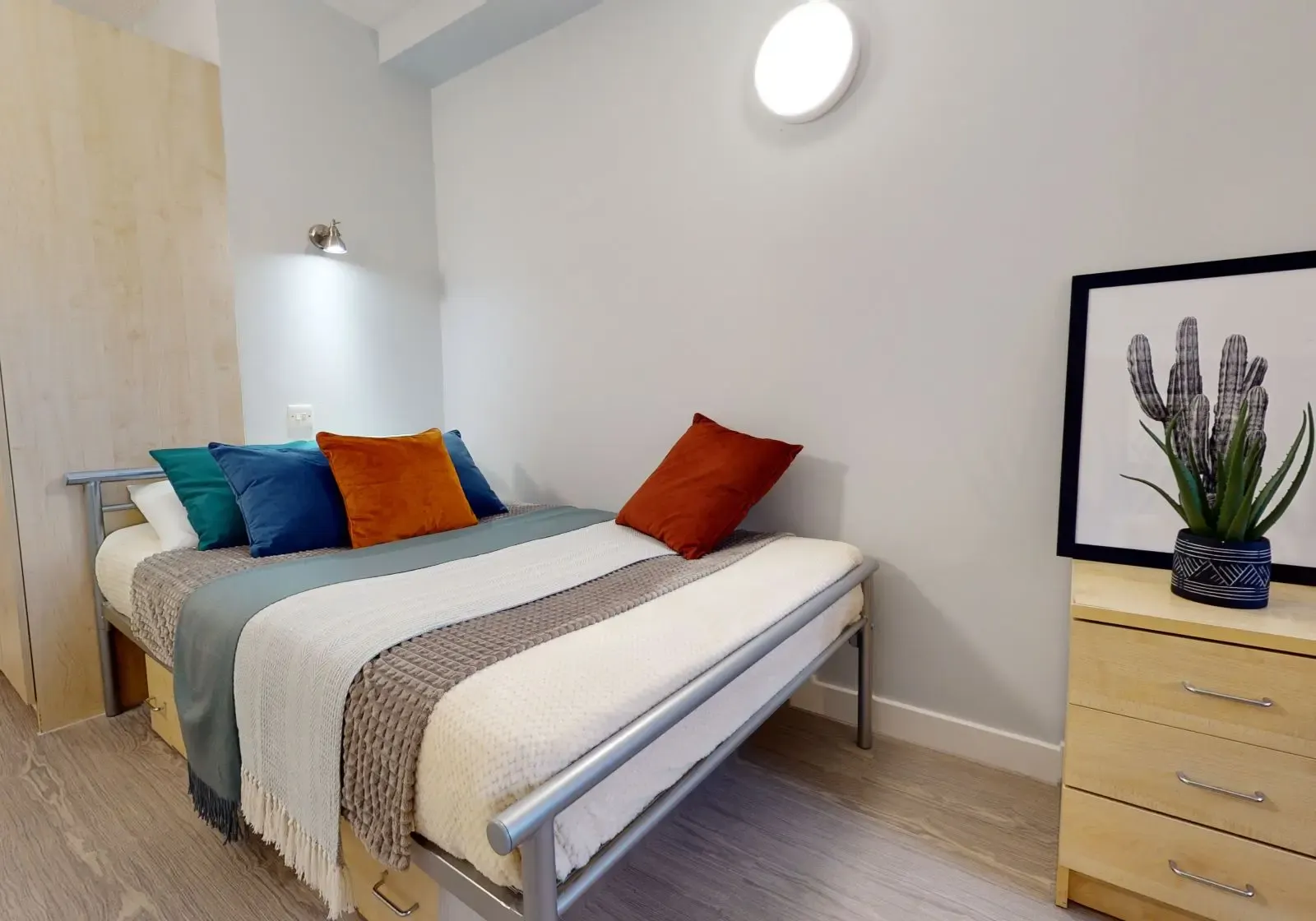 Silver En Suite