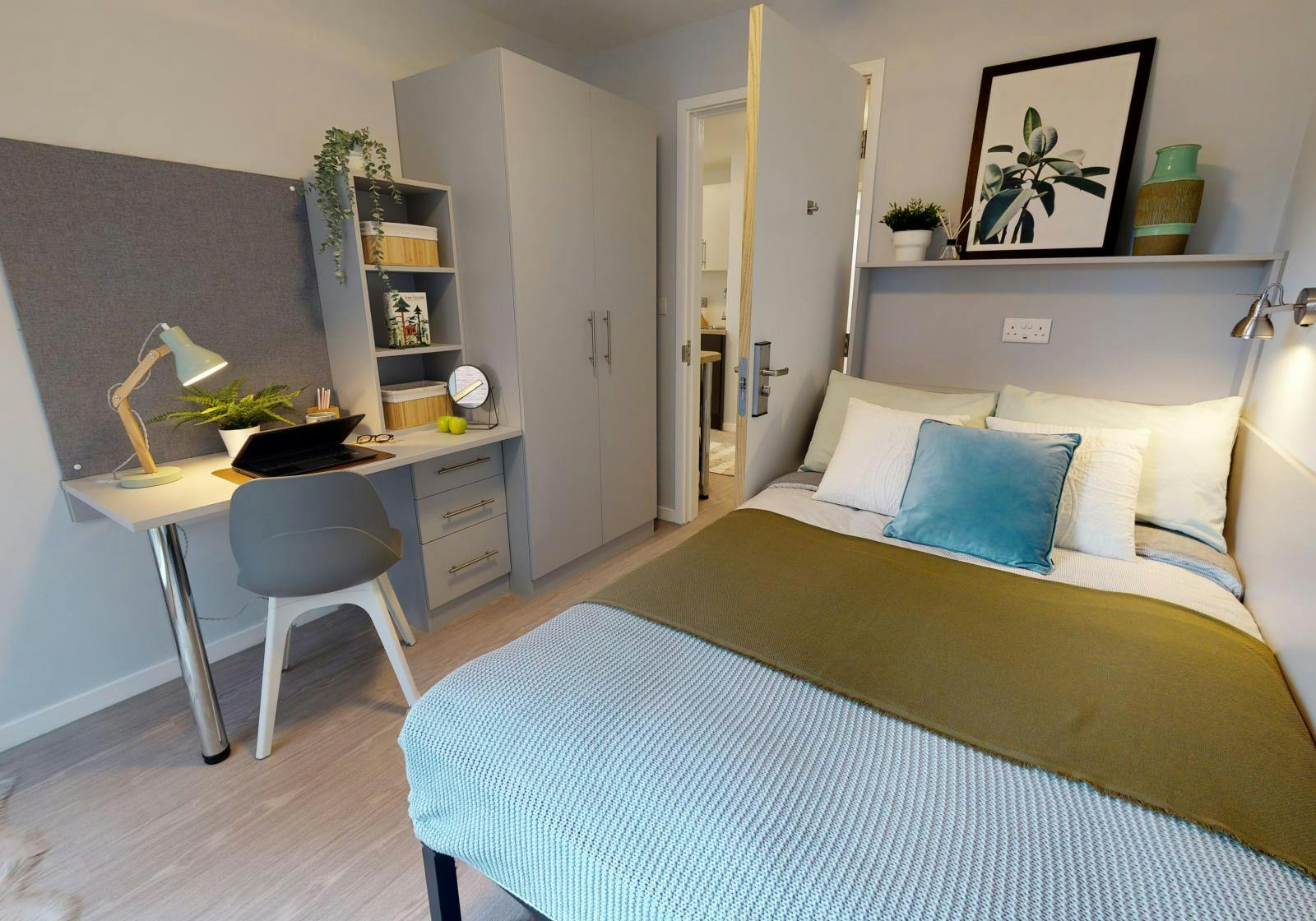 Silver Two Bed Apartment Plus