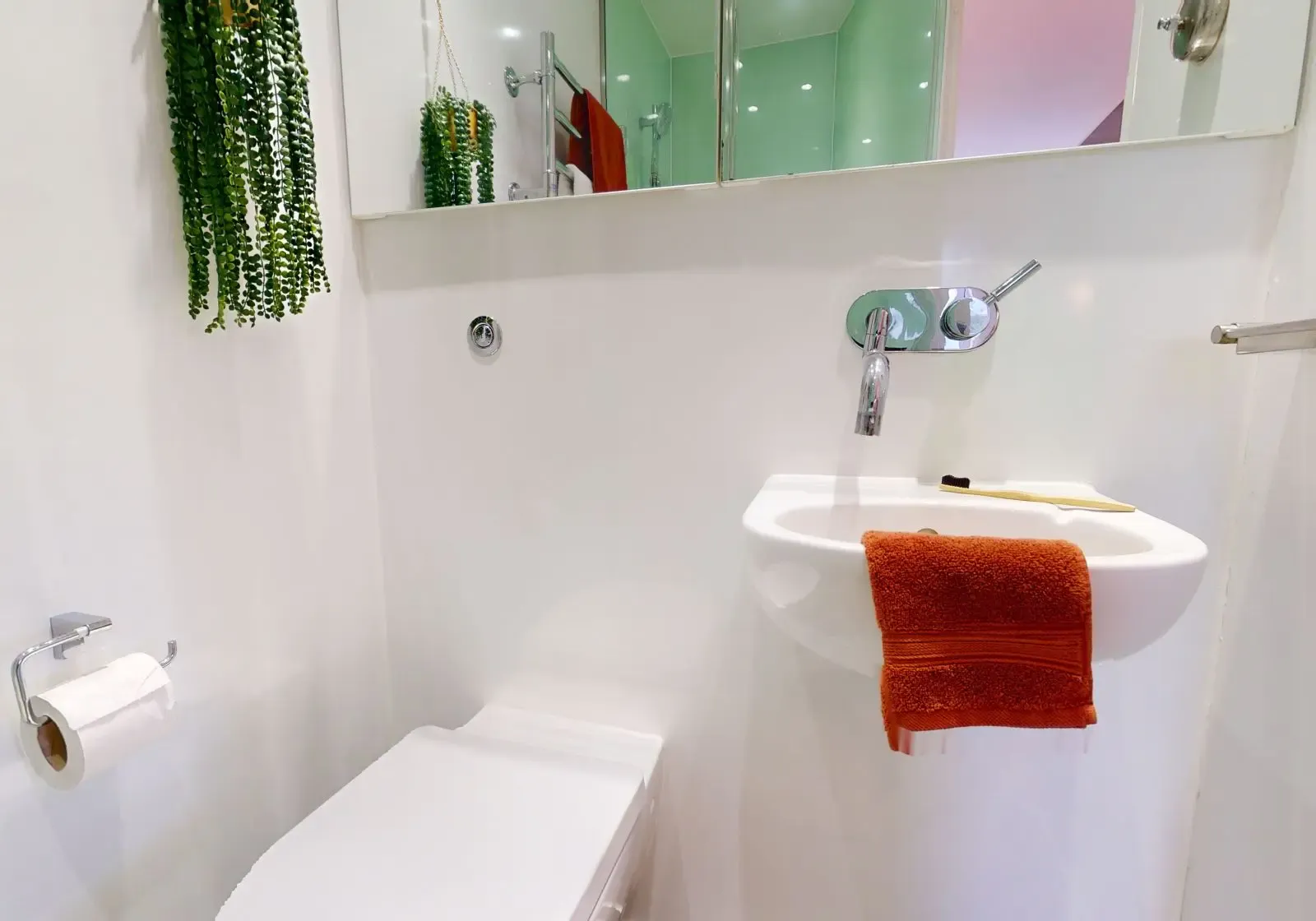 Bronze Studio Plus BATHROOM 4