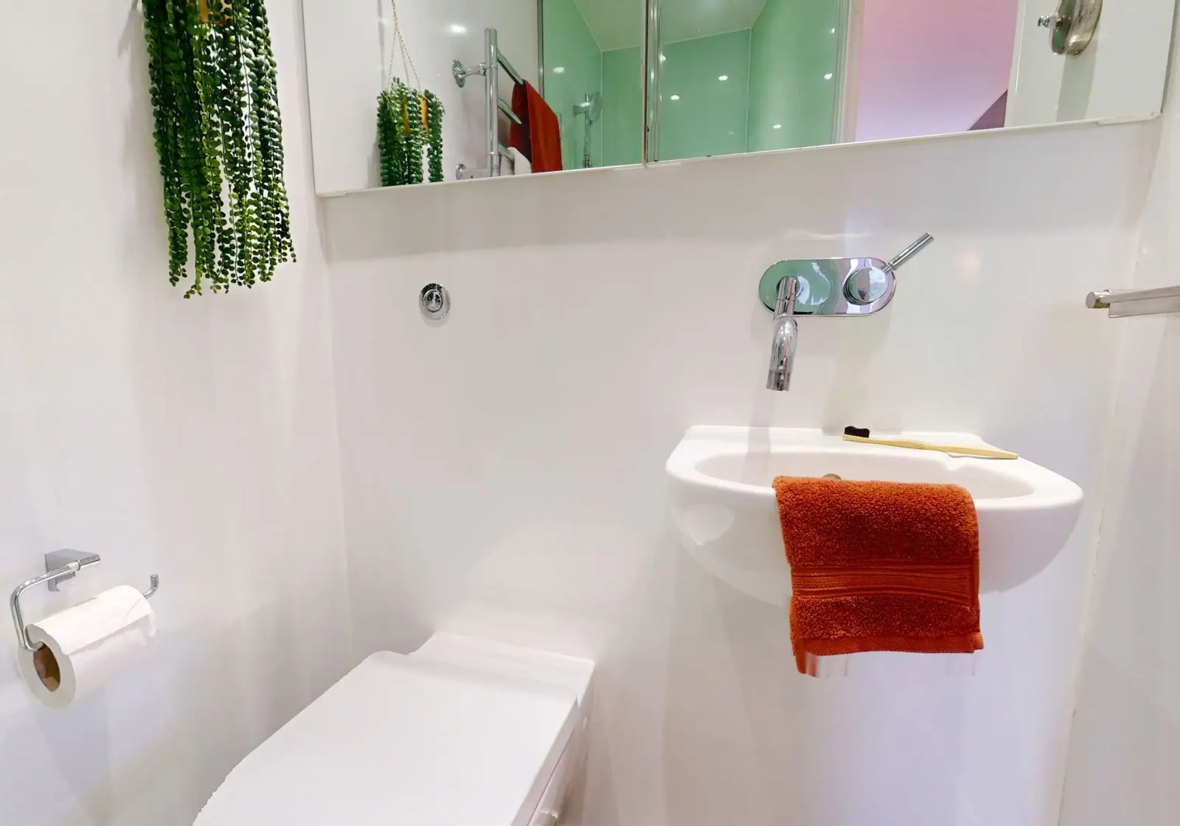 Bronze Studio Plus BATHROOM 4