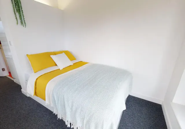 Silver Studio room image 1
