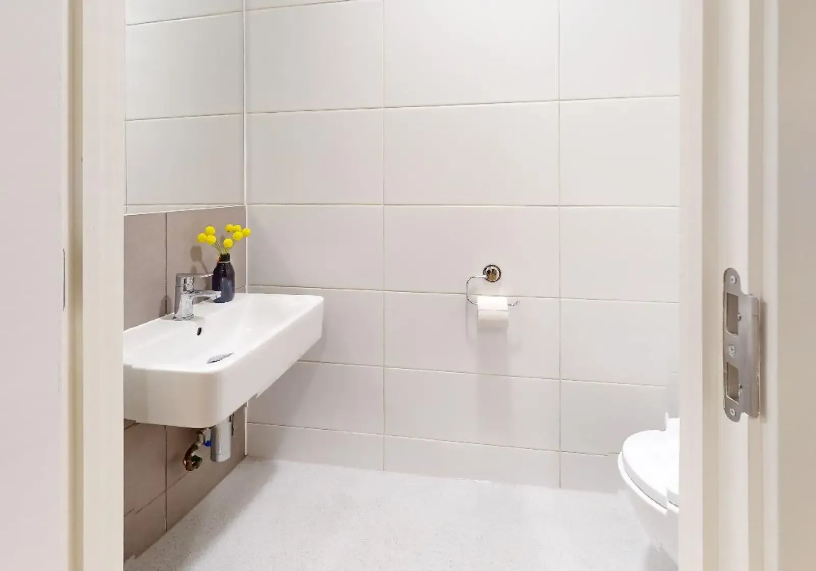 Silver Three Bed Apartment Plus