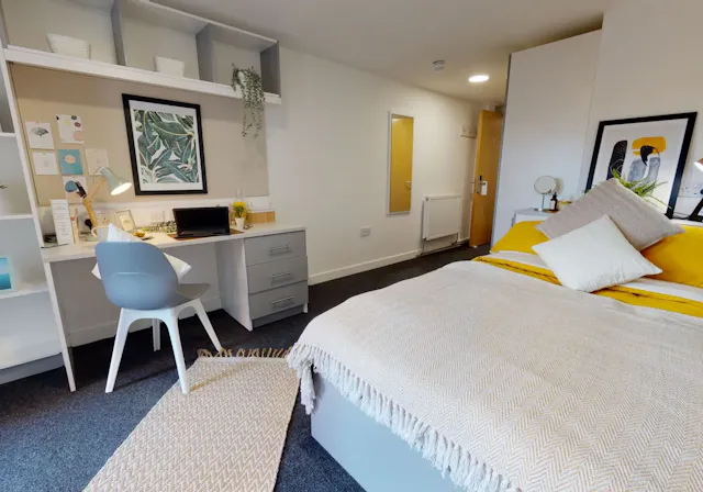 Gold En Suite room image 2