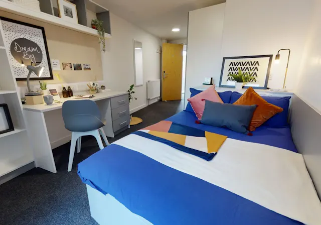 Silver En Suite room image 1