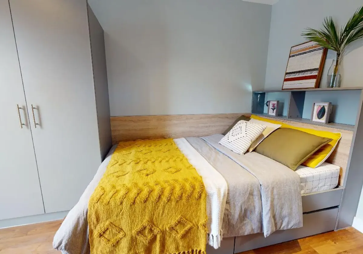 5 Bed Silver Room ROOM
