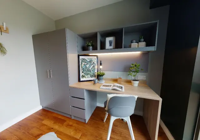 Silver Studio Plus room image 2