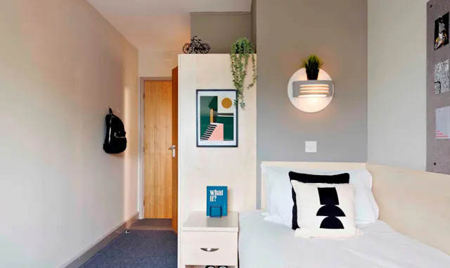 Bronze Ensuite room image 3