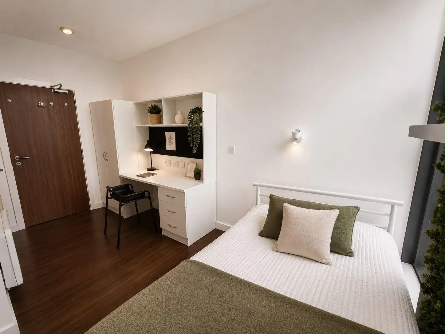 Premium Ensuite, Top Floor,