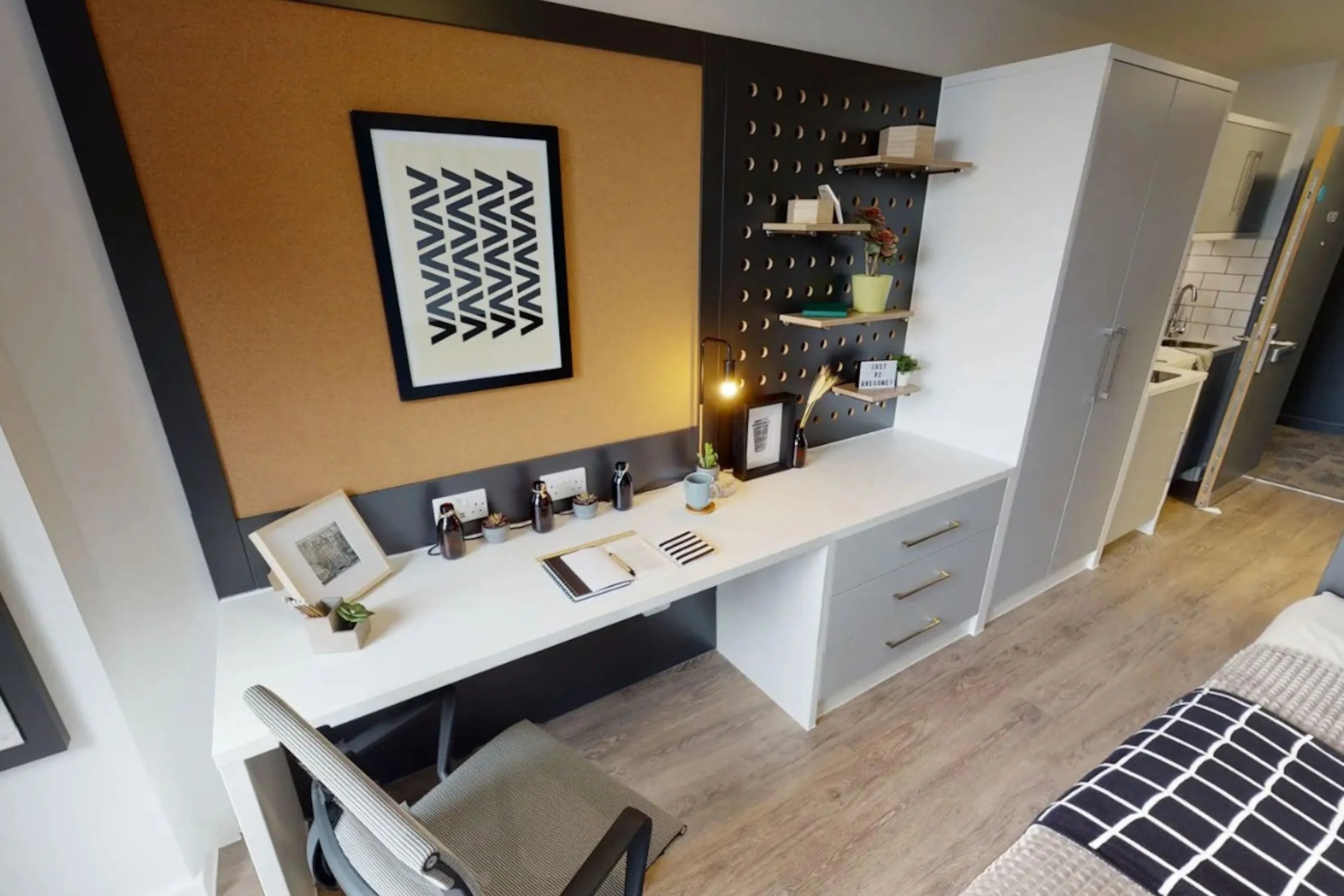 ROOM ROOM 4