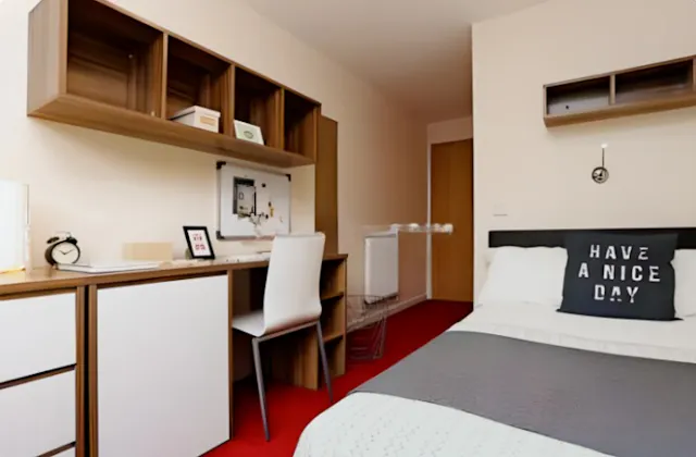 Classic En-Suite Lower Ground Floor, Kentish House UK Guarantor Not Required room image 1
