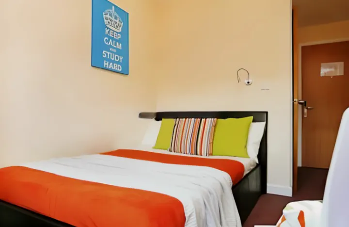 Classic En-Suite Tallis Court UK Guarantor not required