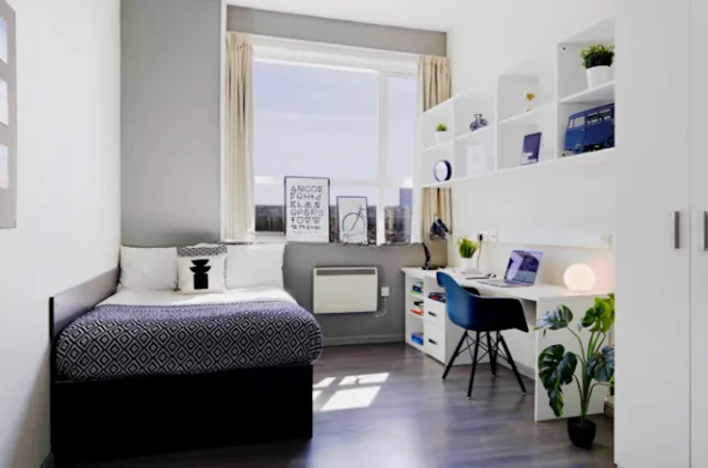 Basic En-suite room image 1