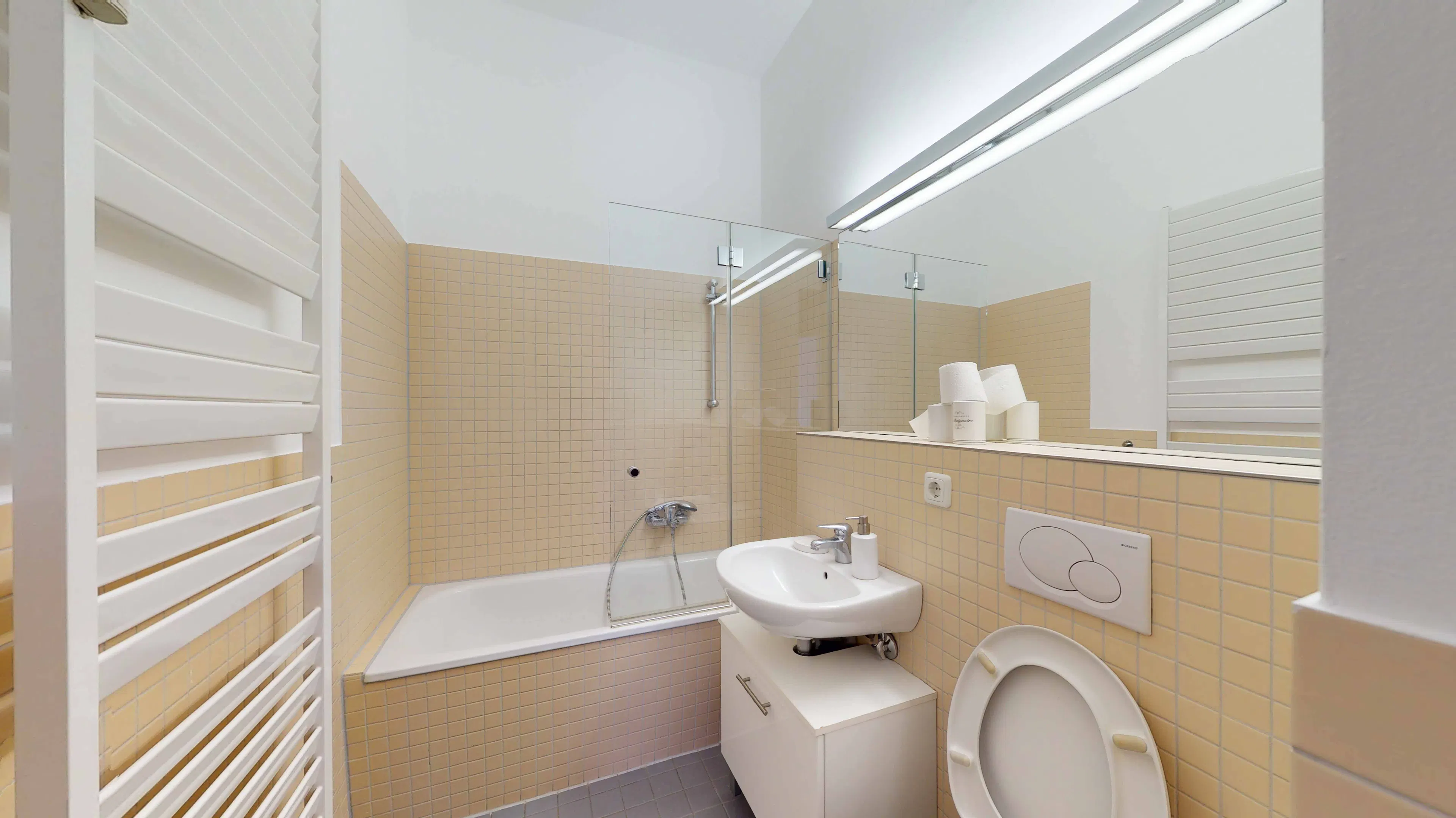 BATHROOM BATHROOM 3
