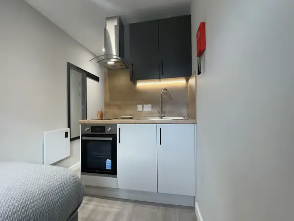 Bronze Studio KITCHEN 2