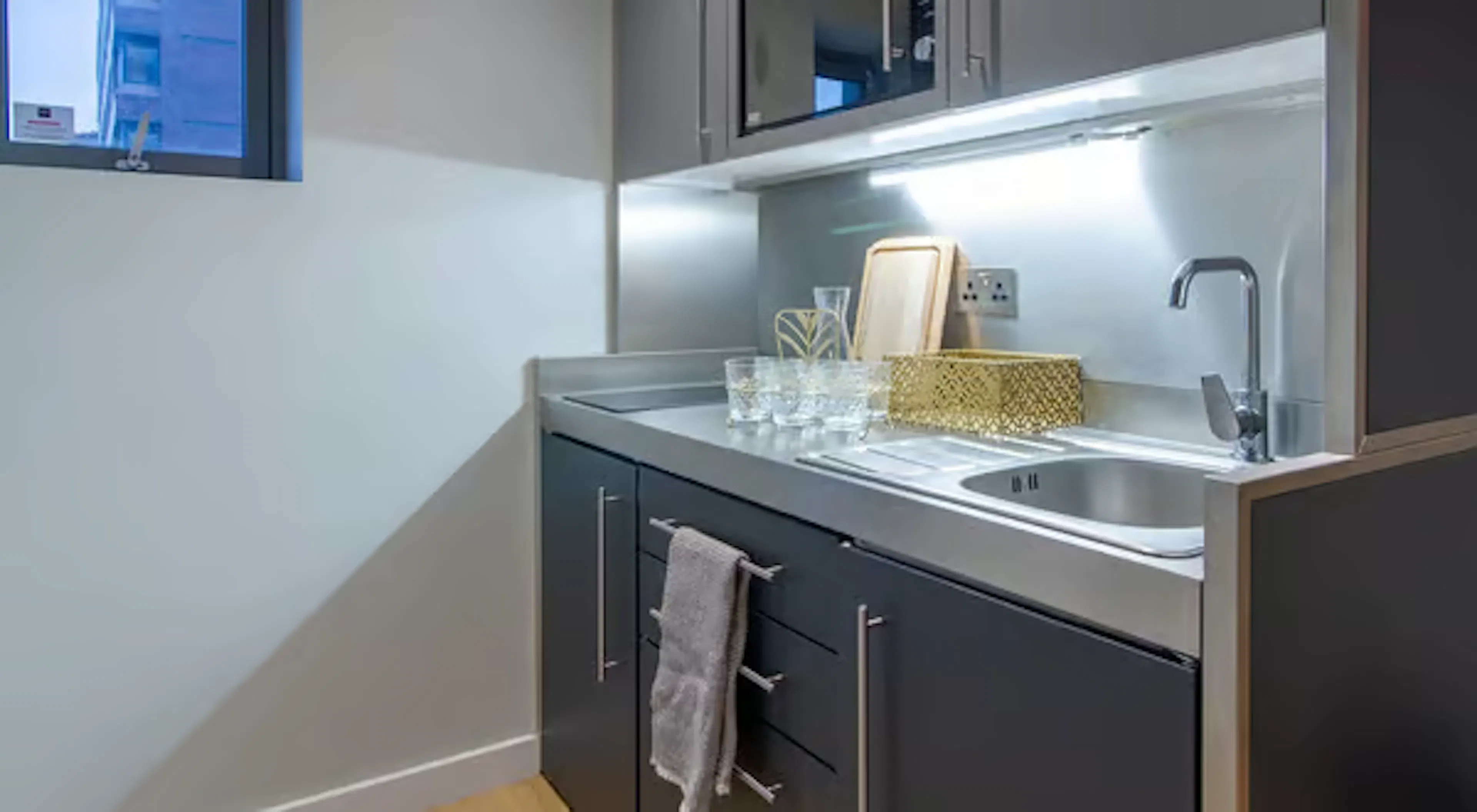 2 Bed Apartment KITCHEN 4