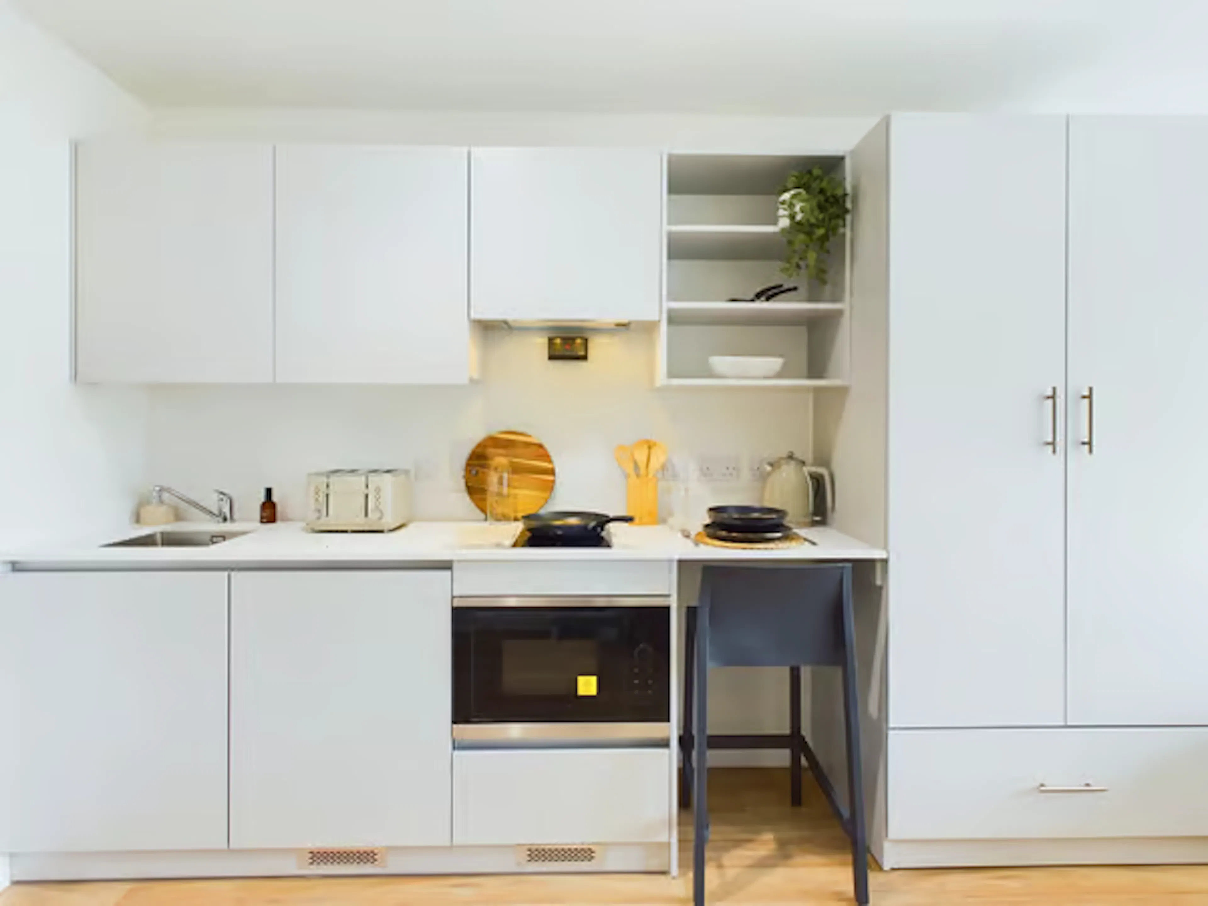 Classic Studio Plus KITCHEN 2