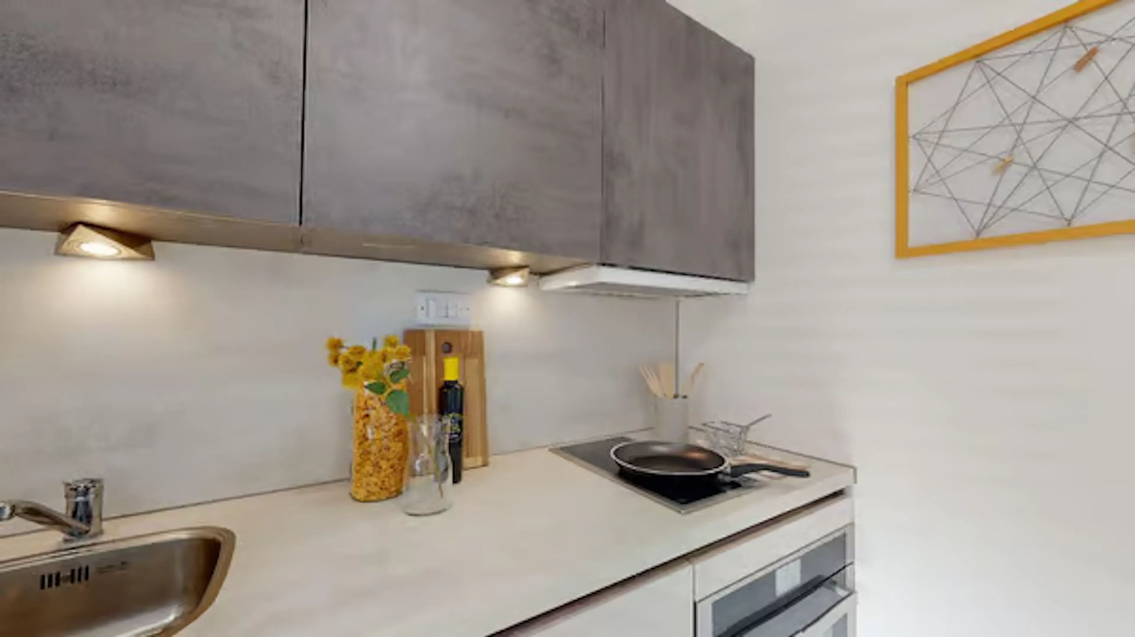 Classic Studio KITCHEN 1