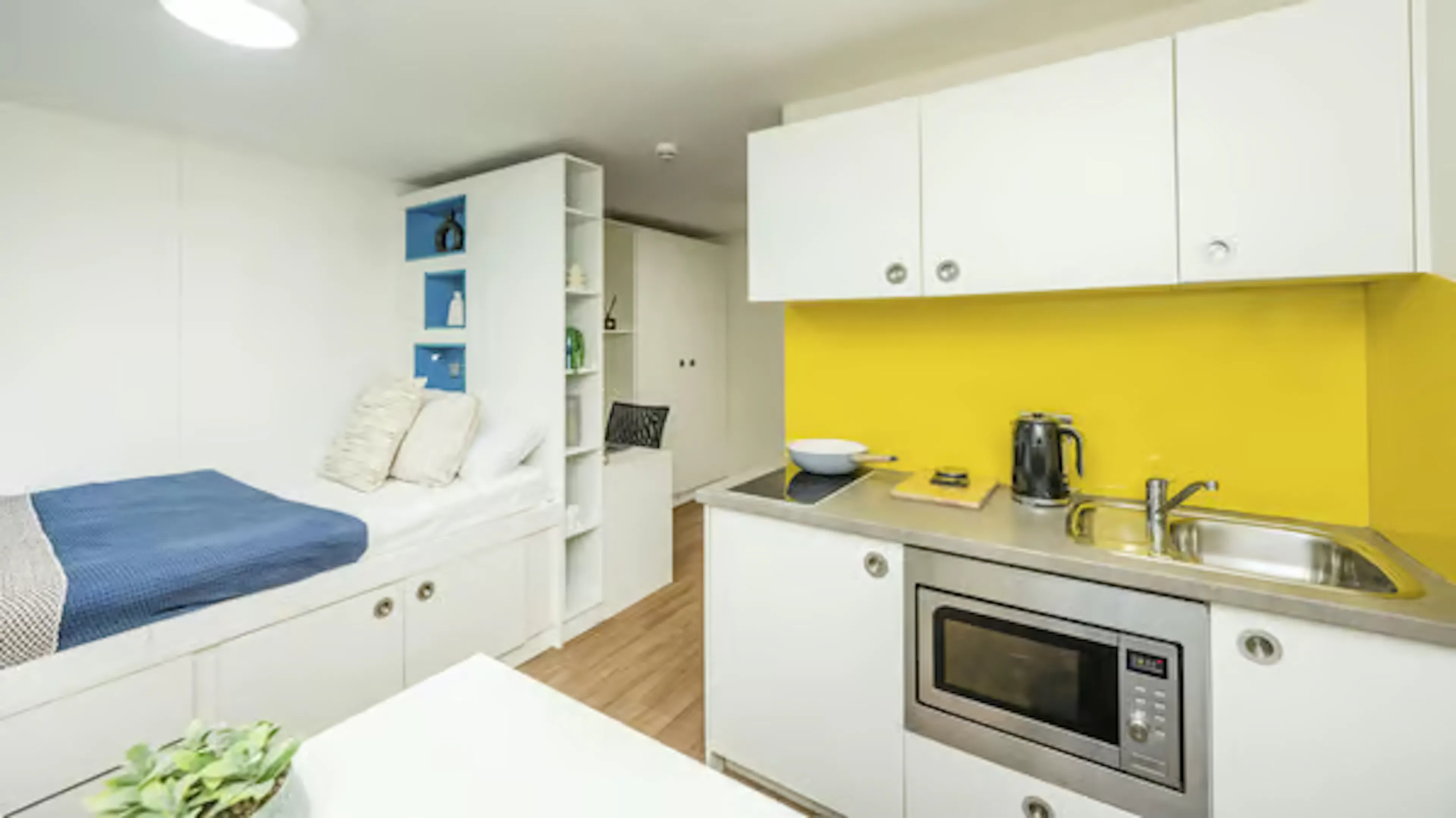 Small Studio KITCHEN 2