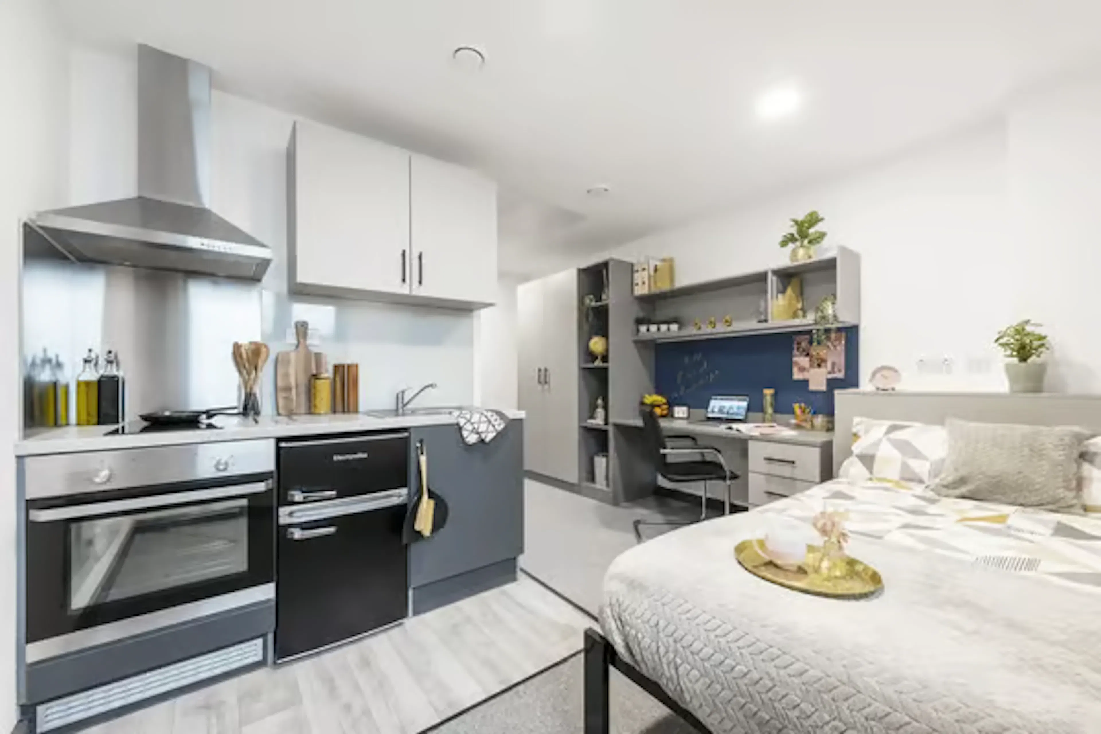 Ground Floor Bronze Studio KITCHEN 3