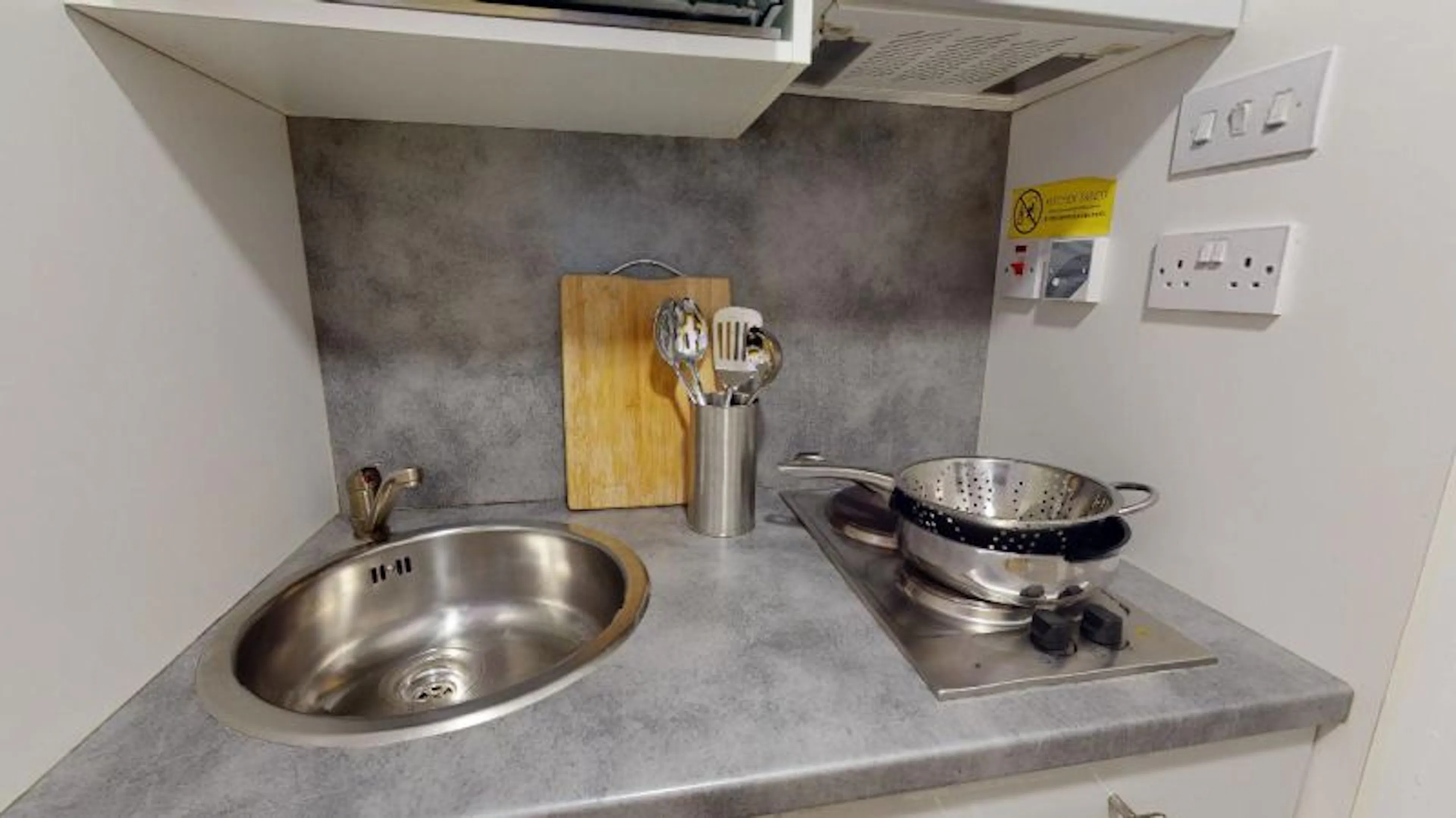 Bronze Studio KITCHEN 4
