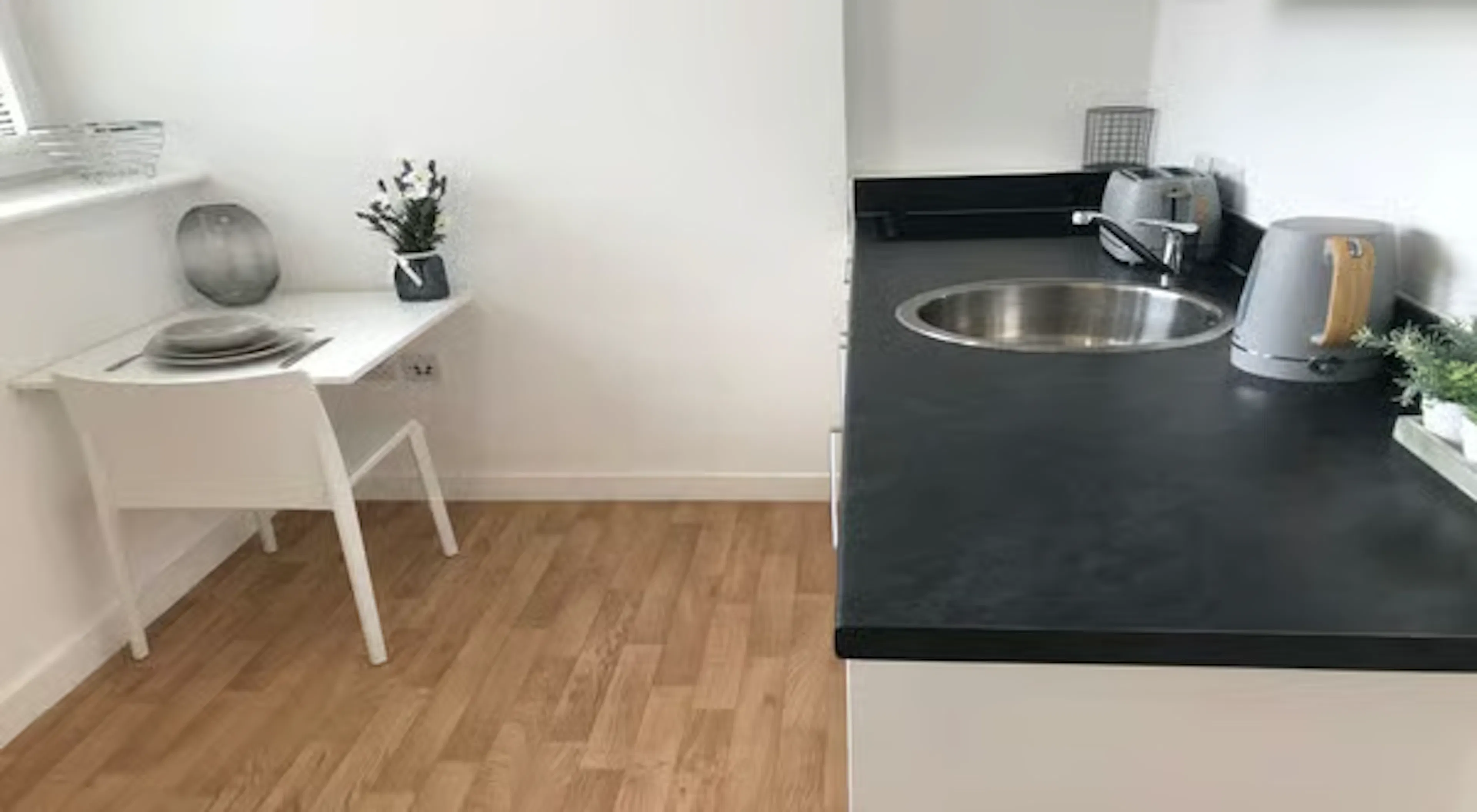 Classic Studio KITCHEN 2