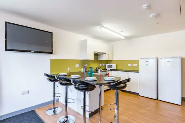 5/6 Bed Ensuite KITCHEN 4