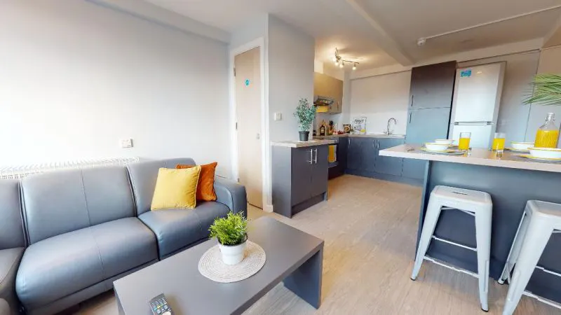 Silver En Suite Plus