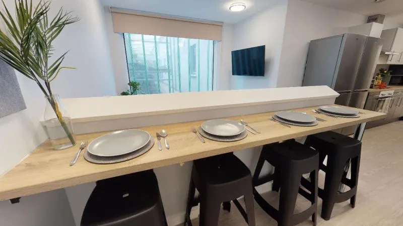 Bronze En Suite