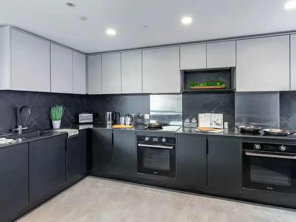 Bronze Club KITCHEN 3