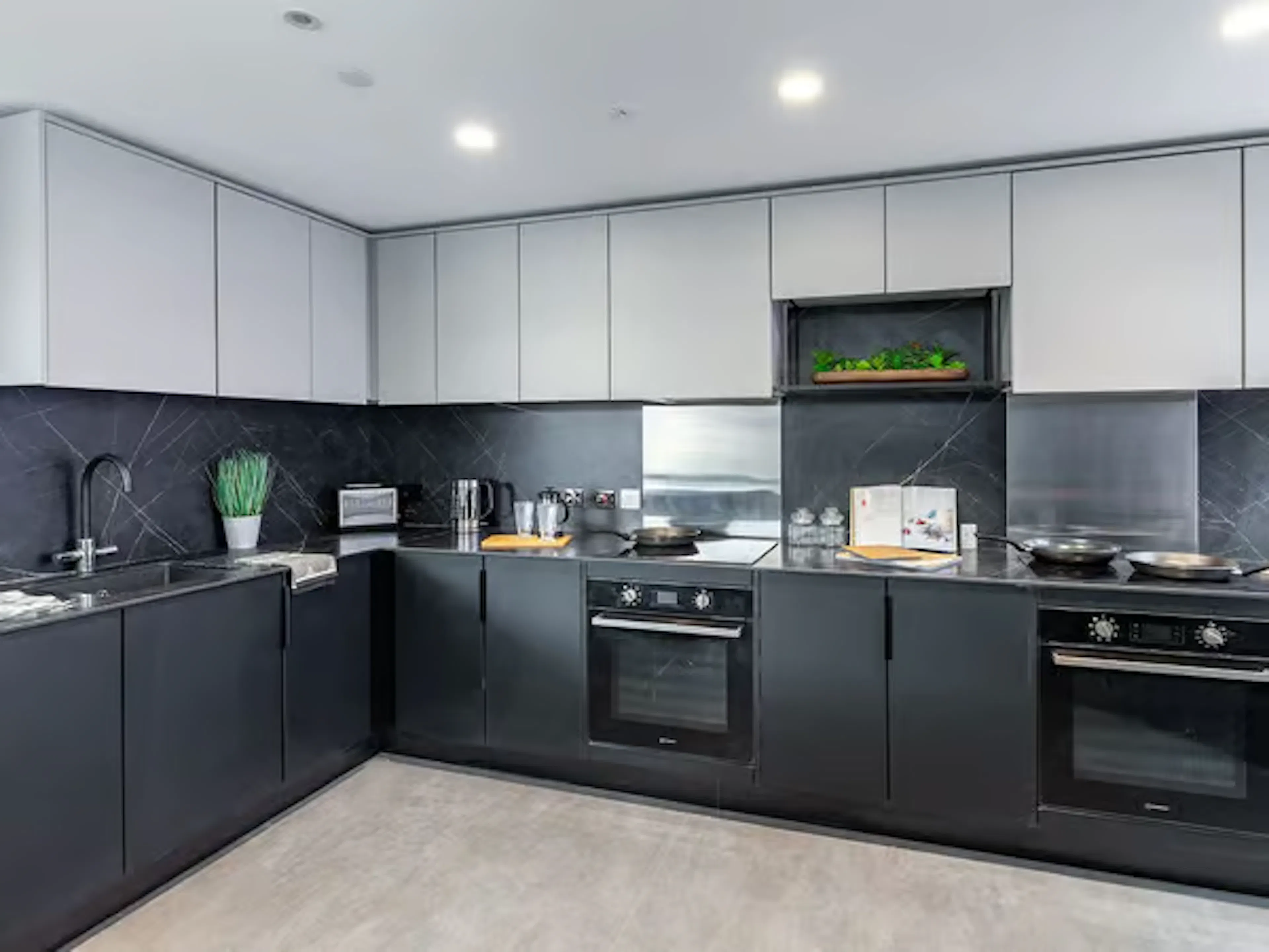 Bronze Club KITCHEN 3