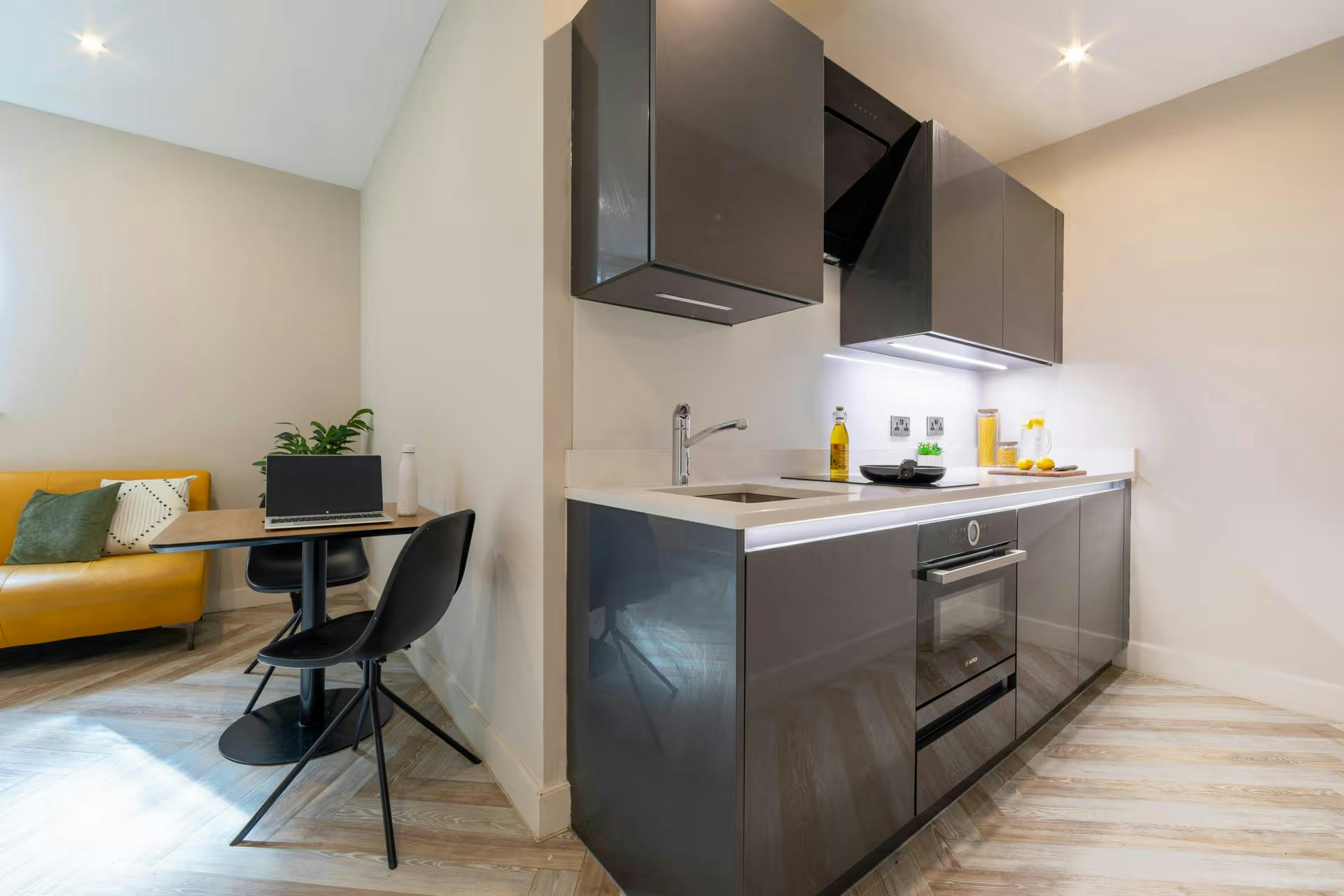 Silver 1 Bed Apartment