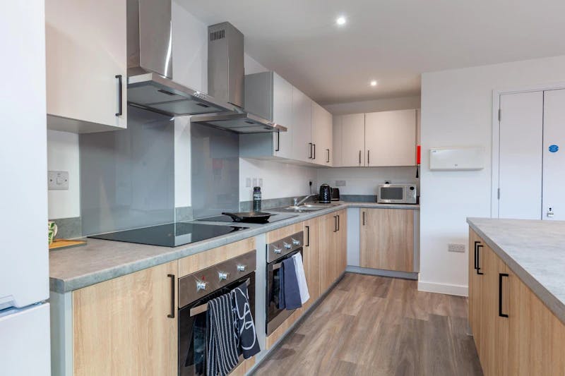 4 & 5 Bed Ensuite