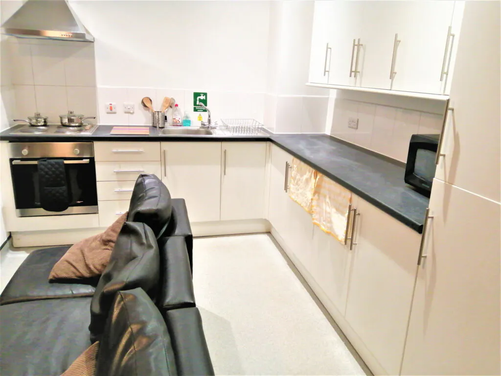 Deluxe Ensuite KITCHEN 2