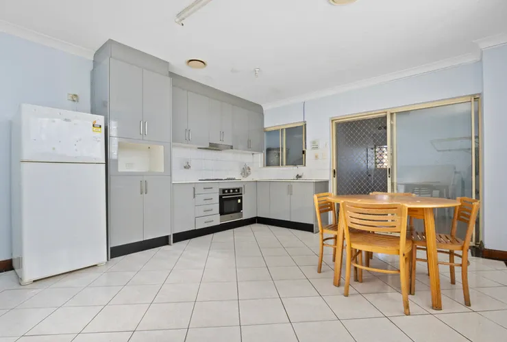 Room 4 Standard KITCHEN 2