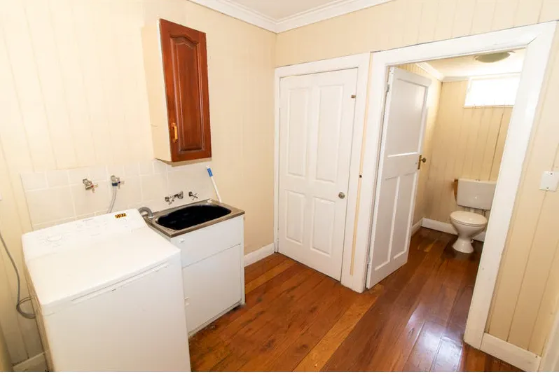 Standard Room BATHROOM 2