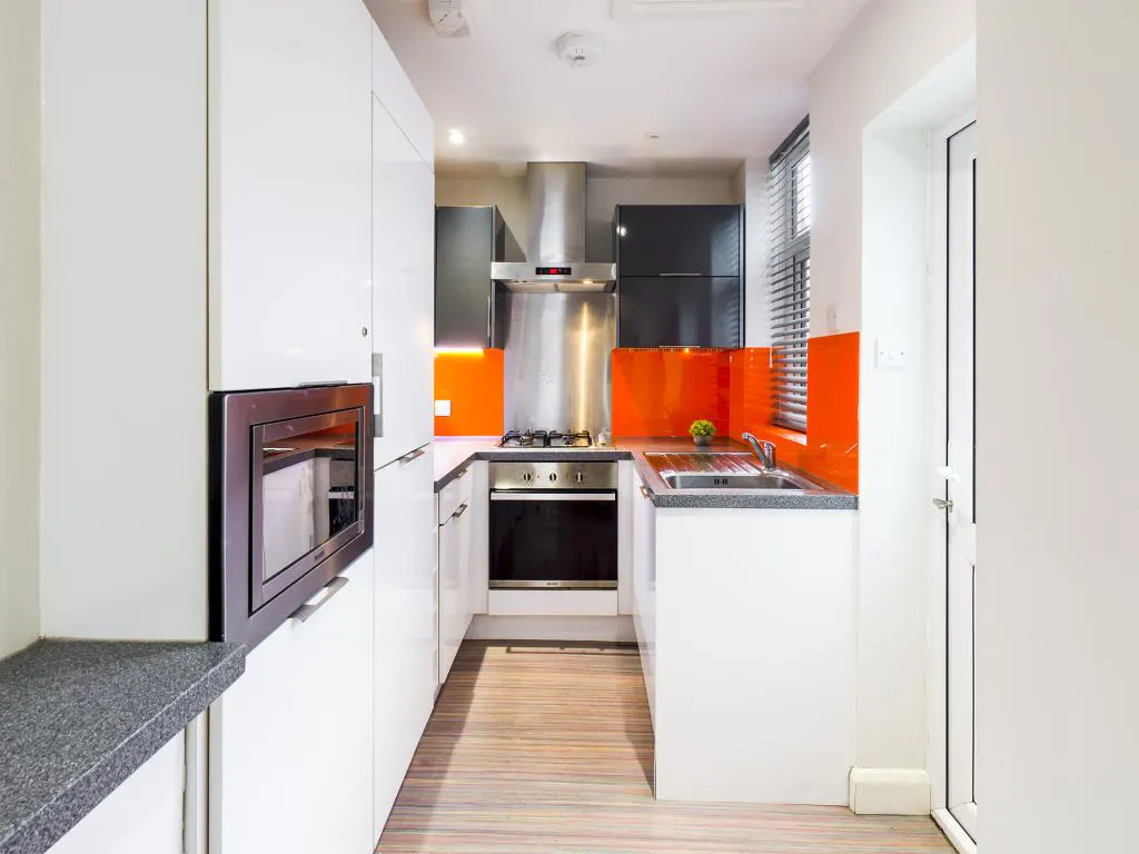 4 Bed Apartment KITCHEN 2