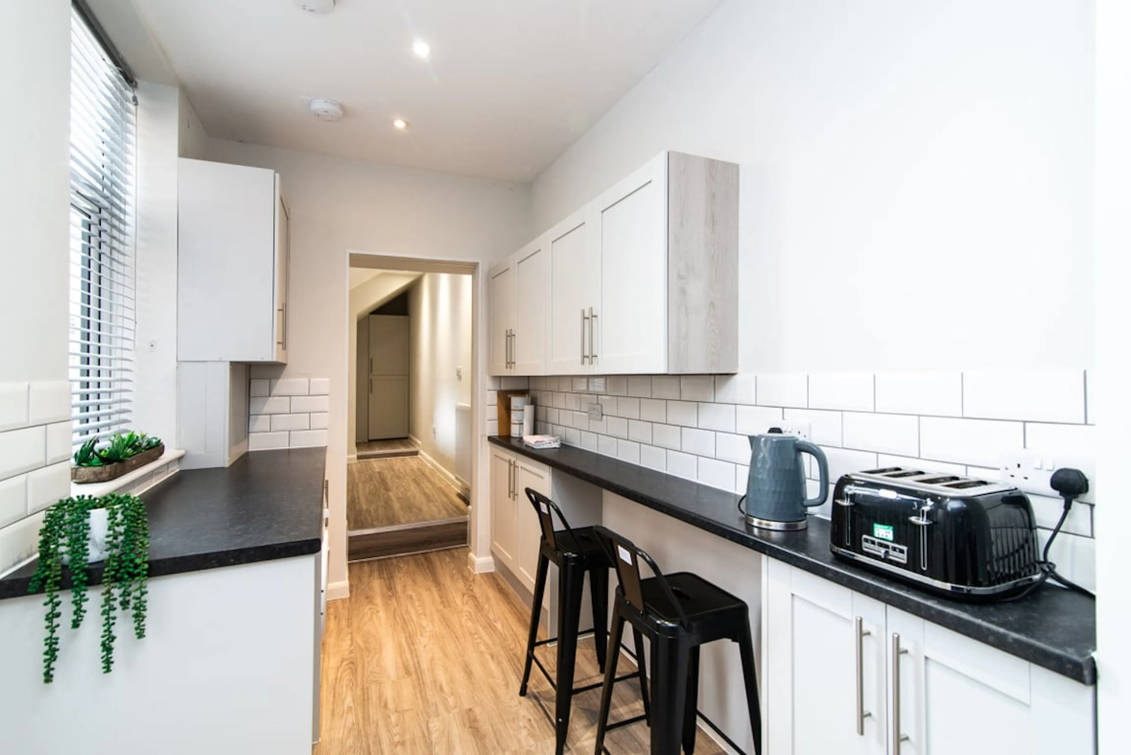 4 Bed Apartment KITCHEN 3