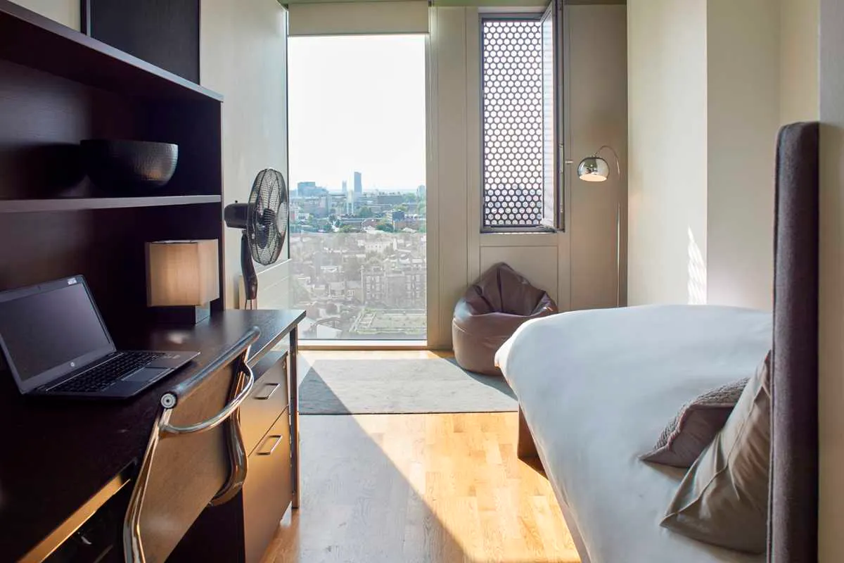 ROOM ROOM 4