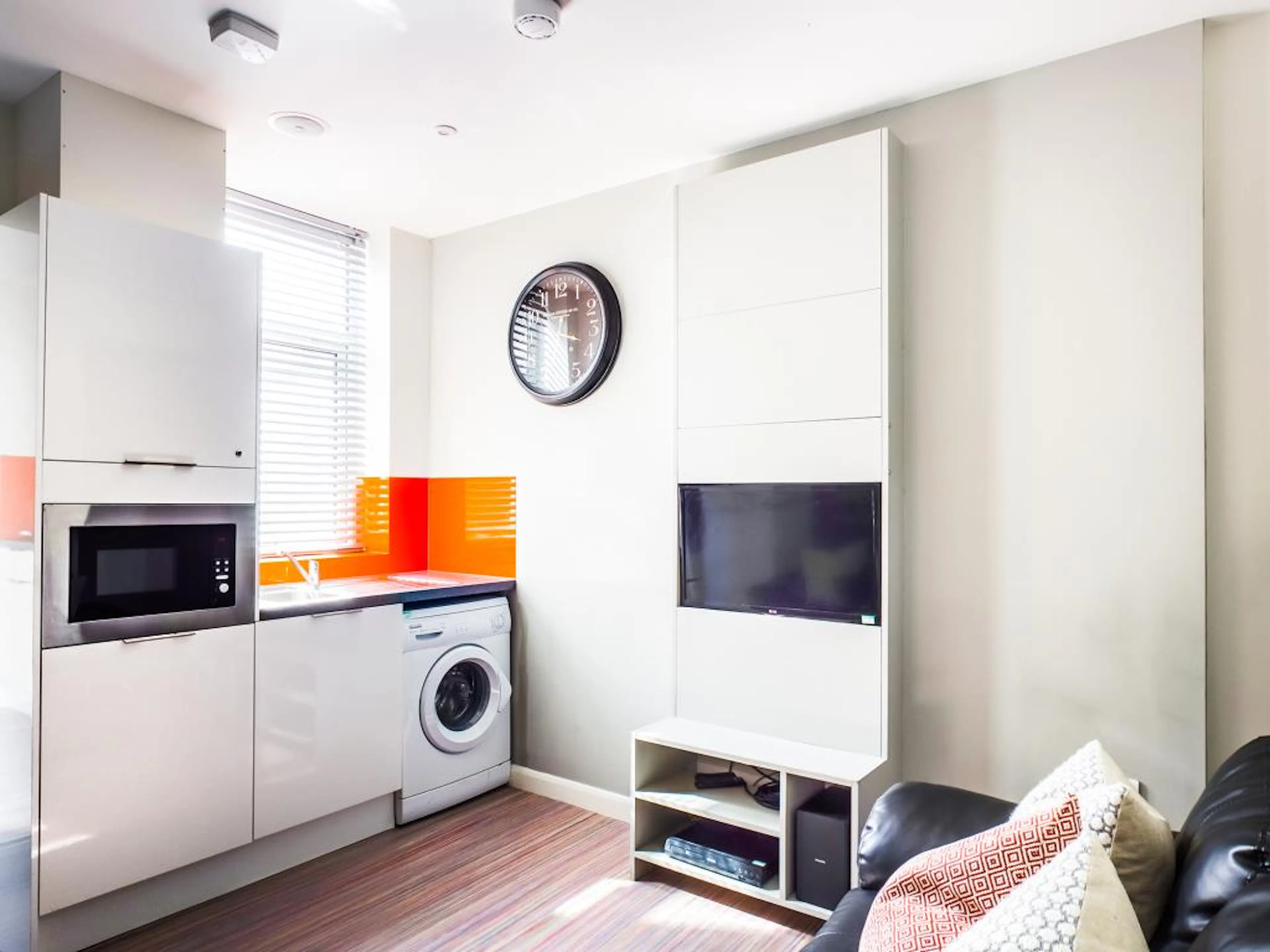 5 Bedroom Apartment KITCHEN 4