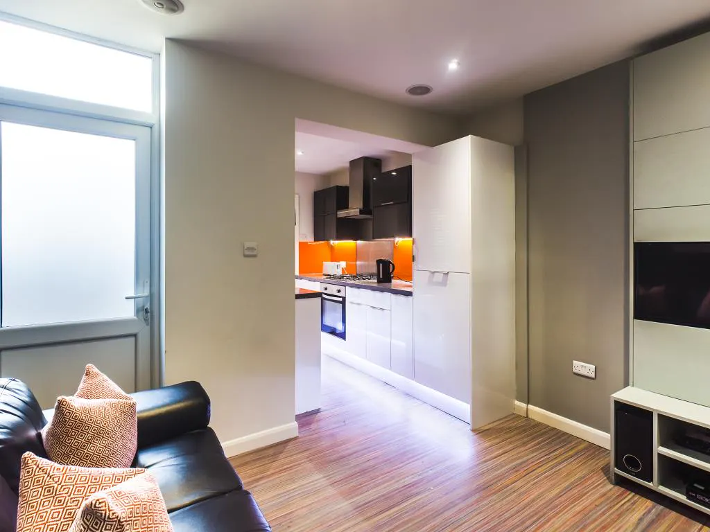 4 Bed Apartment KITCHEN 1