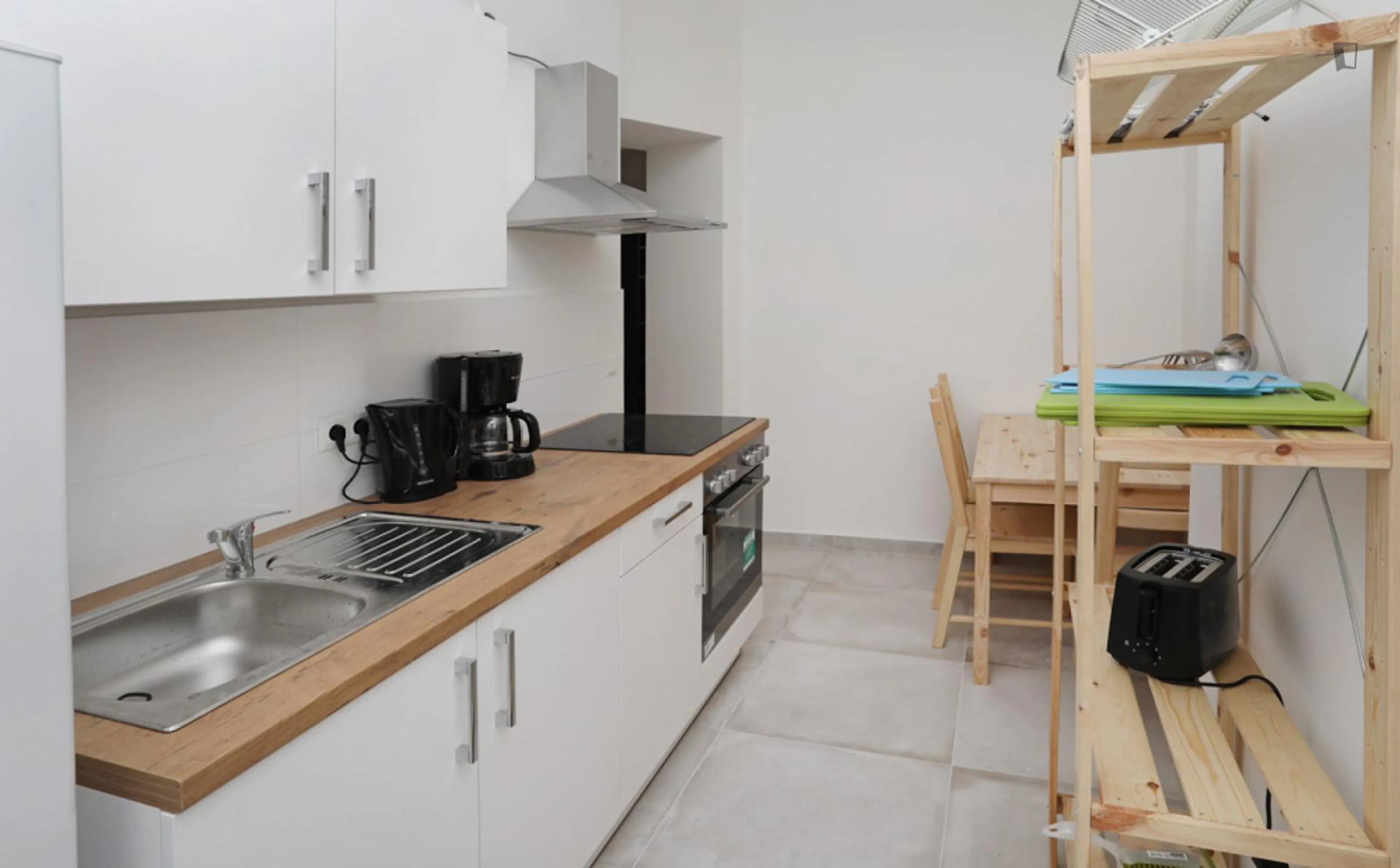 Inviting single bedroom in Friedenau KITCHEN 2