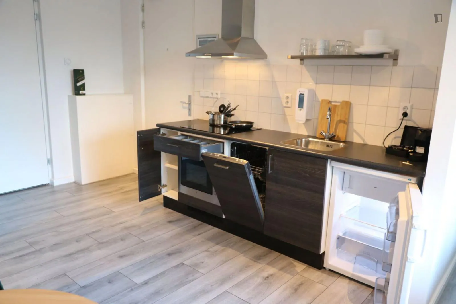 Studio KITCHEN 3