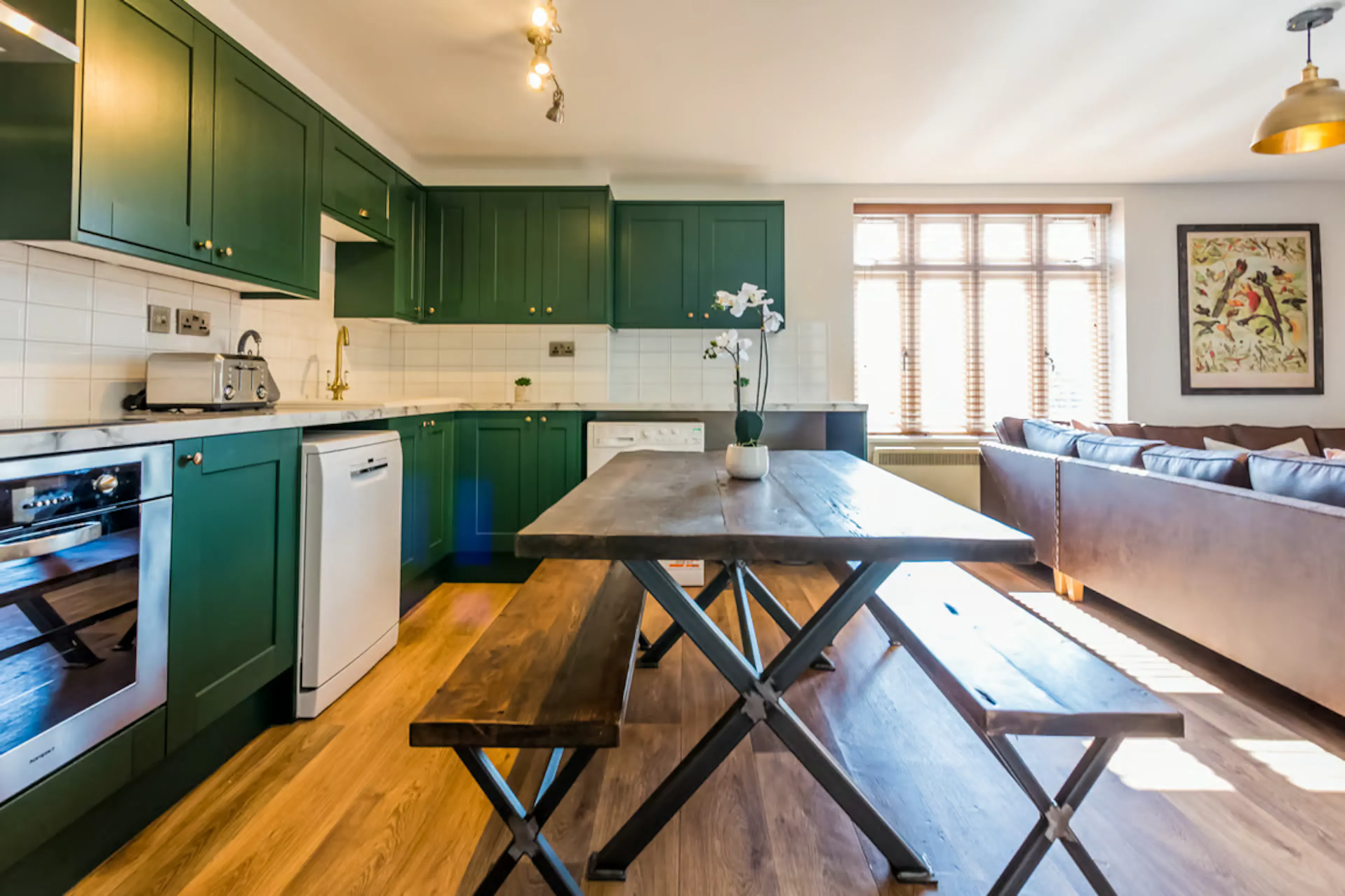 8 Bedroom Apartment KITCHEN 2