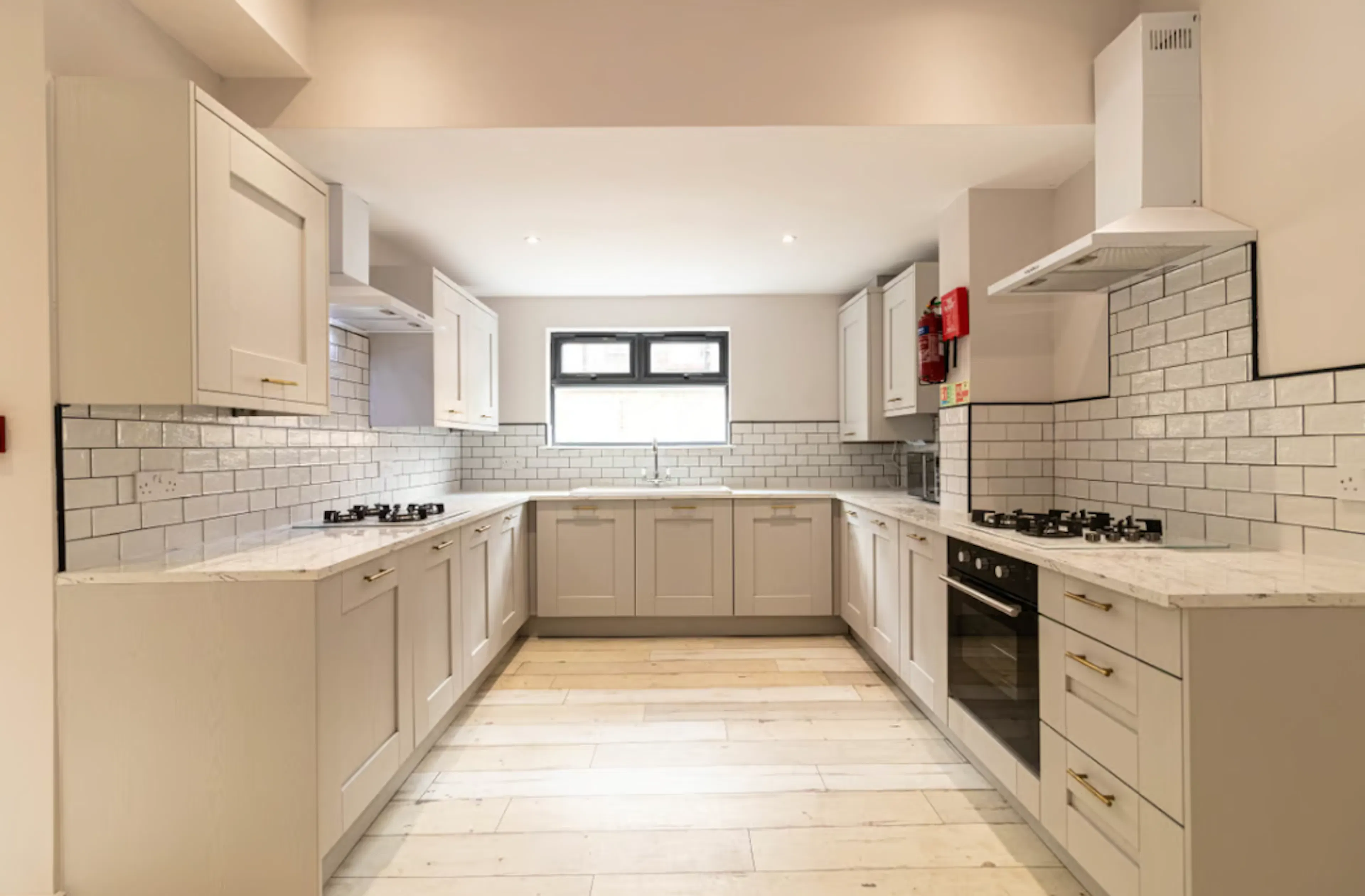 8 bedroom apartment KITCHEN 4