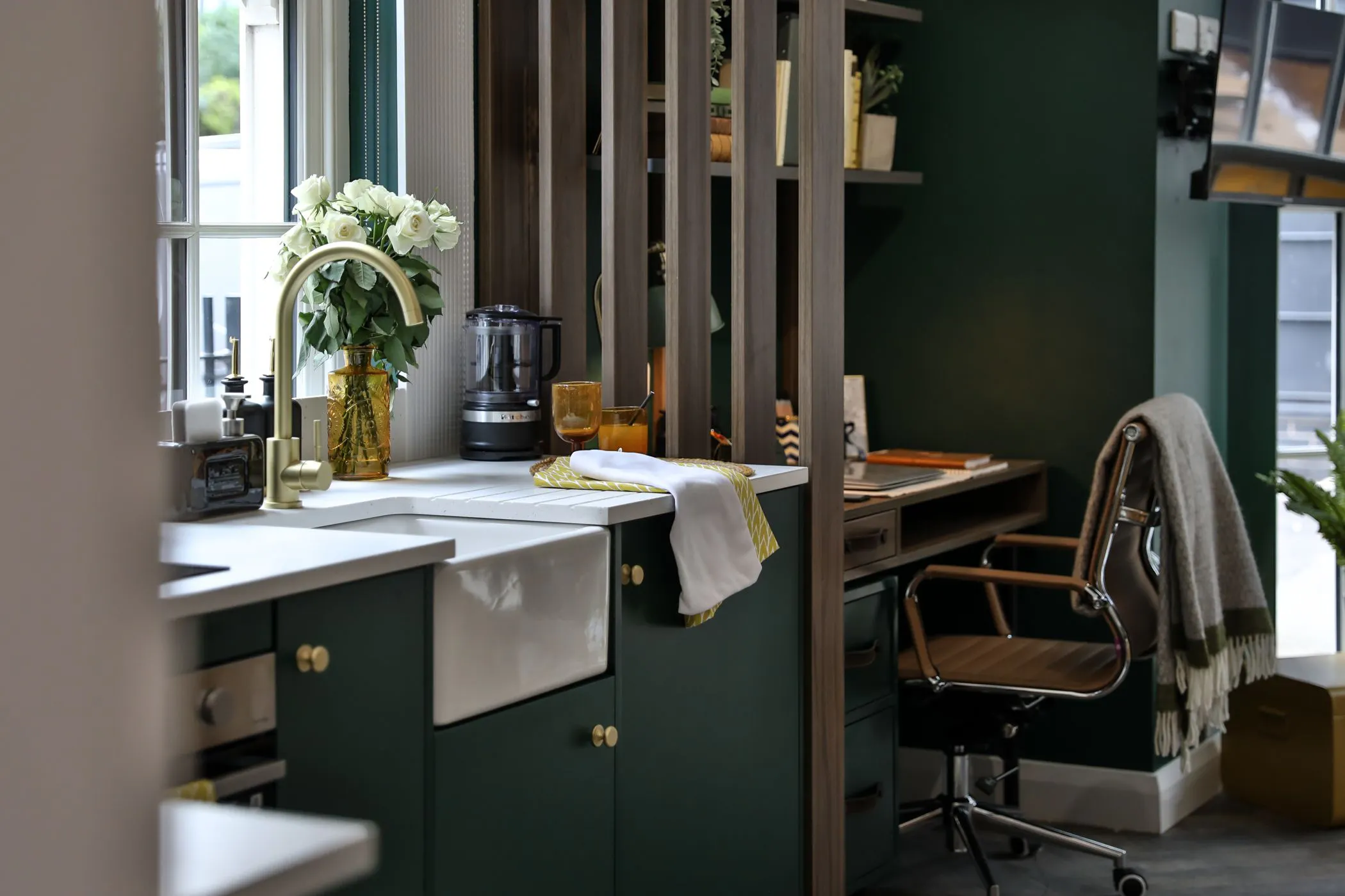 Premium Bigger Studio KITCHEN 4