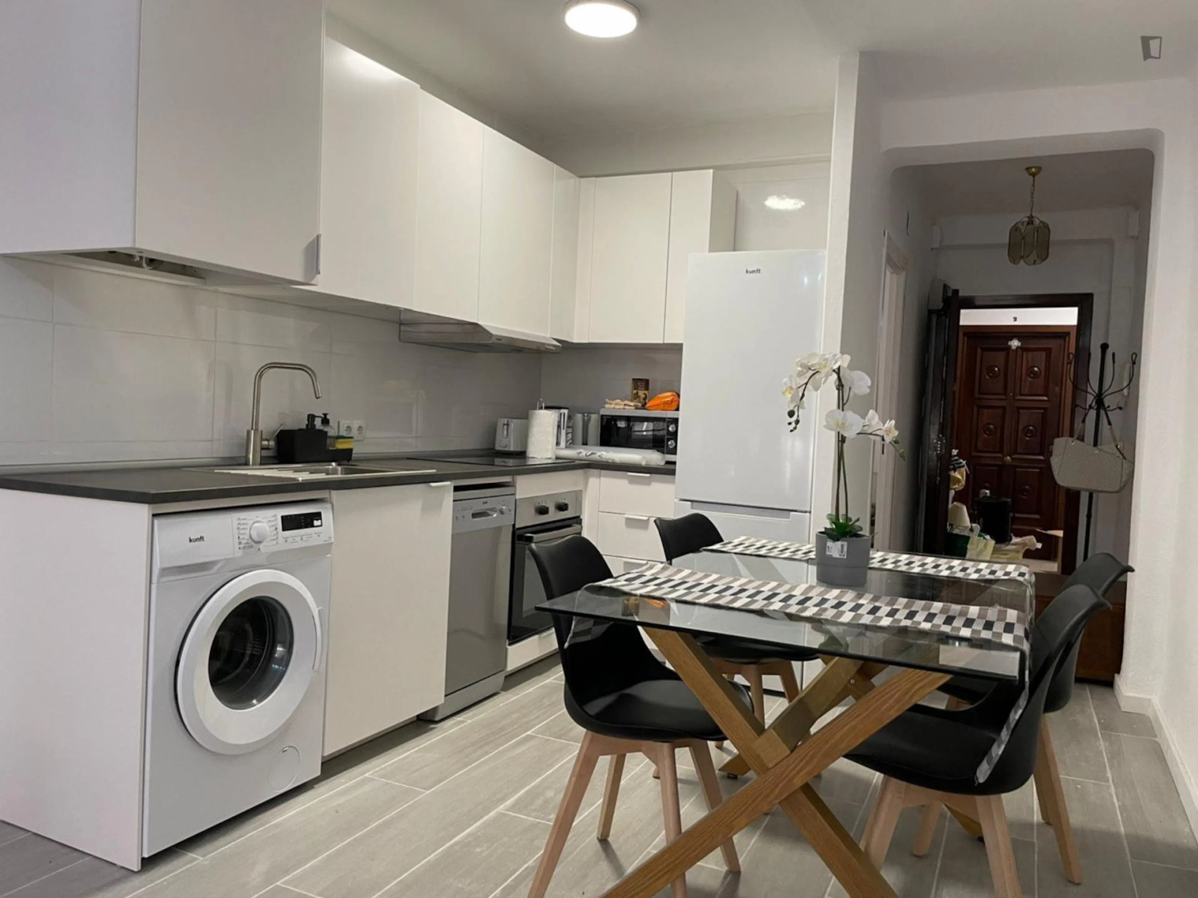 4 Bedroom Apartment KITCHEN 2