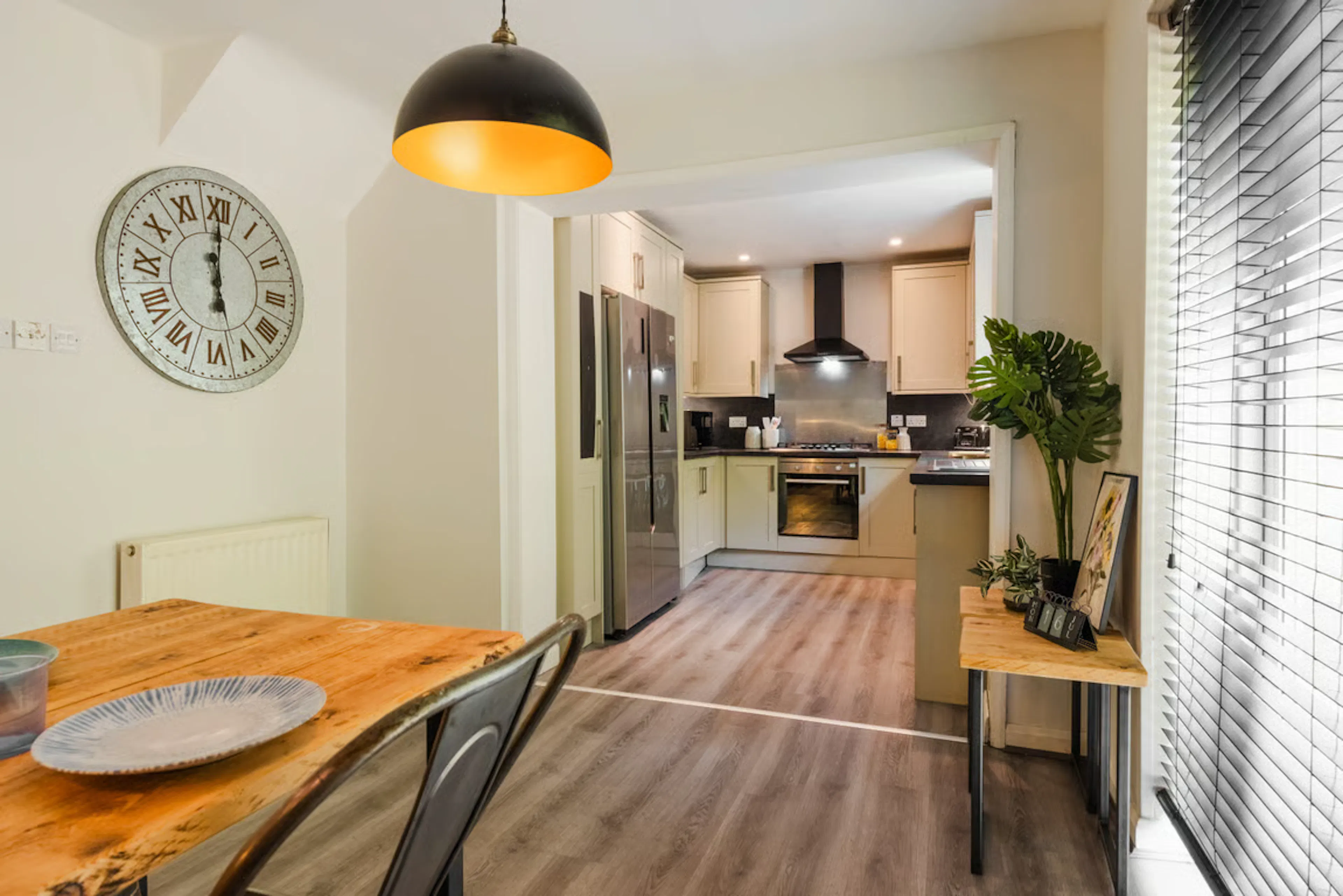 6 Bedroom Apartment KITCHEN 2